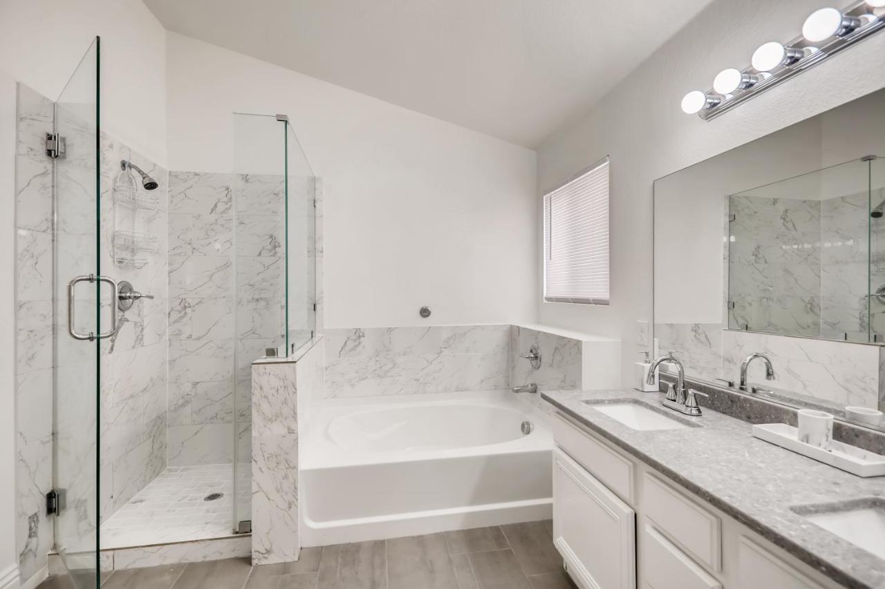 Luxurious House With A Pool, Spa, And Patio, Sleeps 6 Comfortably Las Vegas Exteriör bild
