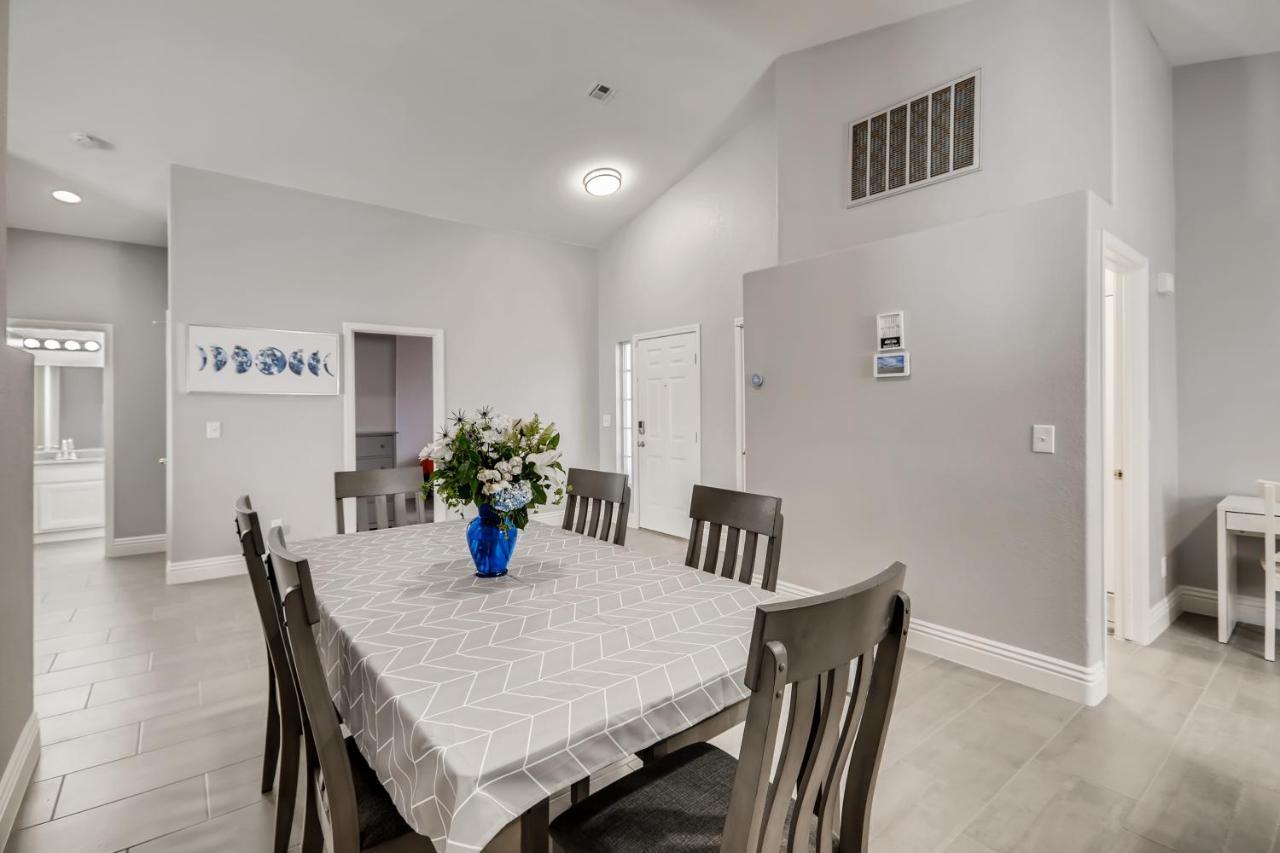 Luxurious House With A Pool, Spa, And Patio, Sleeps 6 Comfortably Las Vegas Exteriör bild