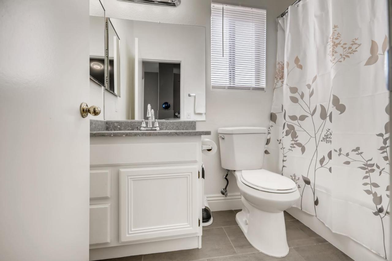 Luxurious House With A Pool, Spa, And Patio, Sleeps 6 Comfortably Las Vegas Exteriör bild