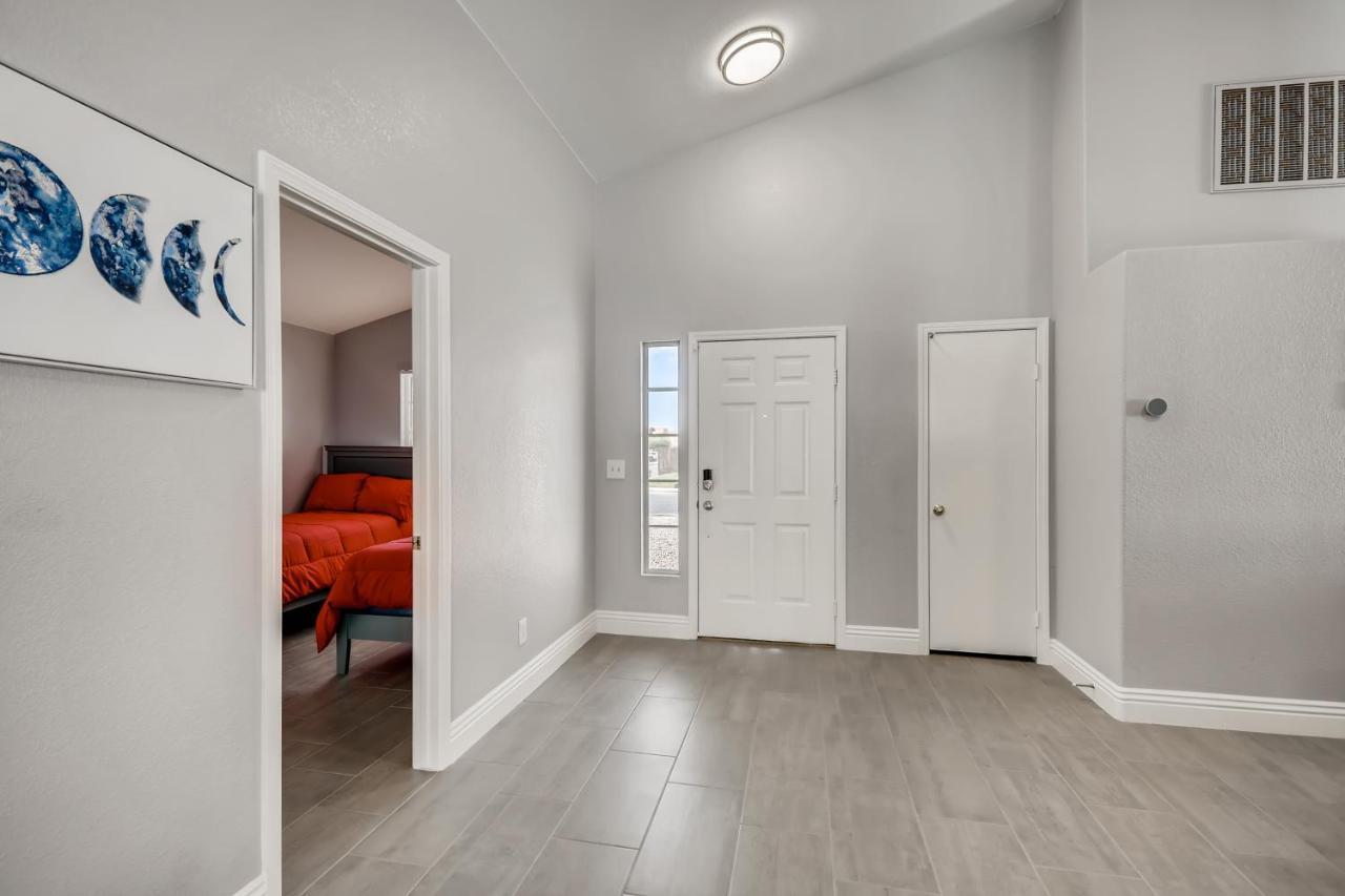 Luxurious House With A Pool, Spa, And Patio, Sleeps 6 Comfortably Las Vegas Exteriör bild