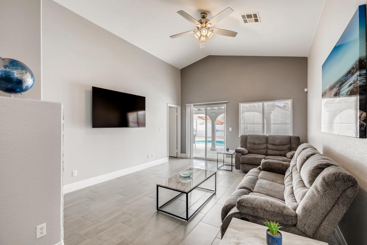 Luxurious House With A Pool, Spa, And Patio, Sleeps 6 Comfortably Las Vegas Exteriör bild