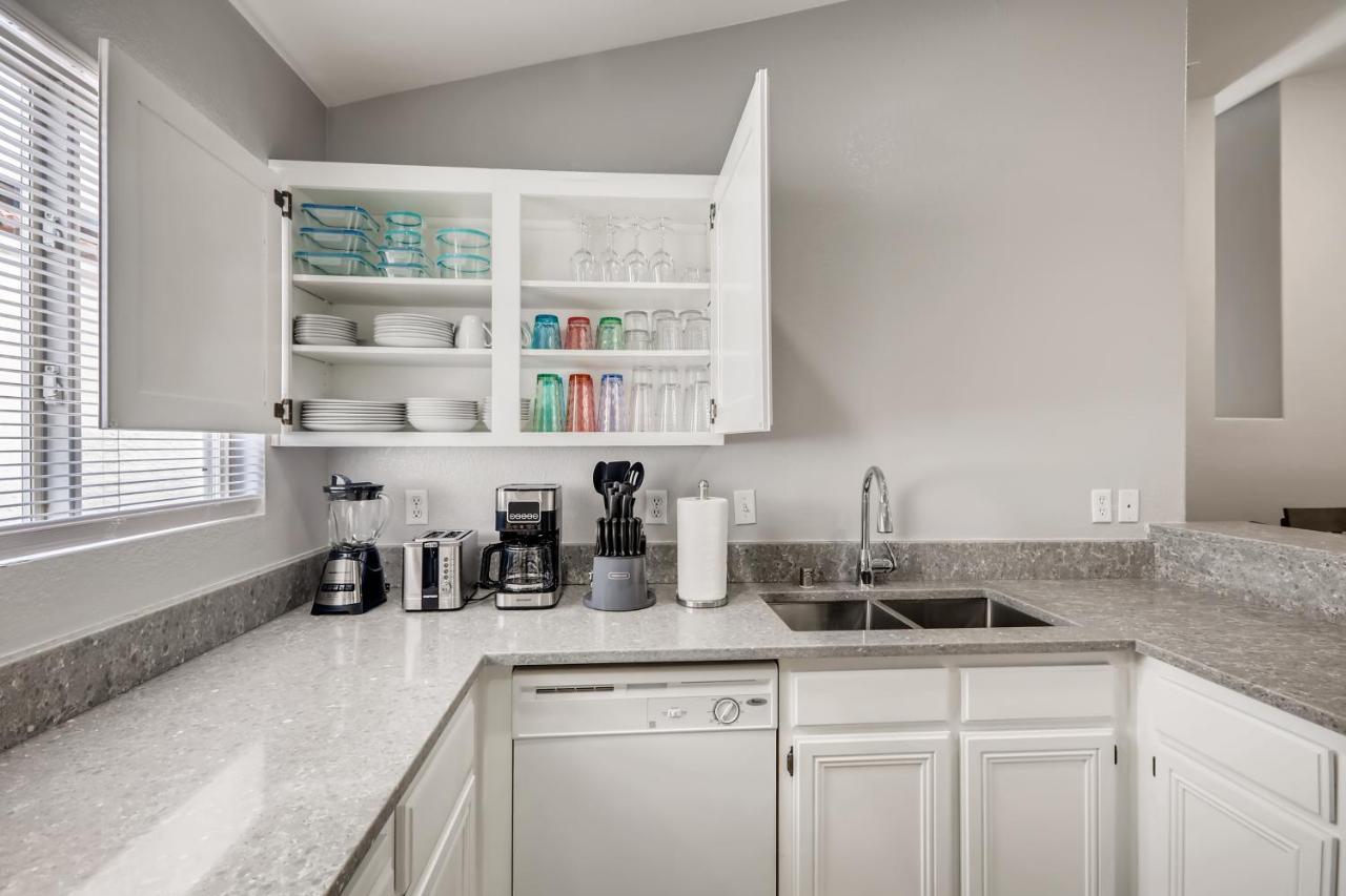 Luxurious House With A Pool, Spa, And Patio, Sleeps 6 Comfortably Las Vegas Exteriör bild