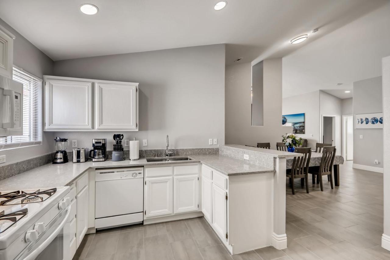Luxurious House With A Pool, Spa, And Patio, Sleeps 6 Comfortably Las Vegas Exteriör bild