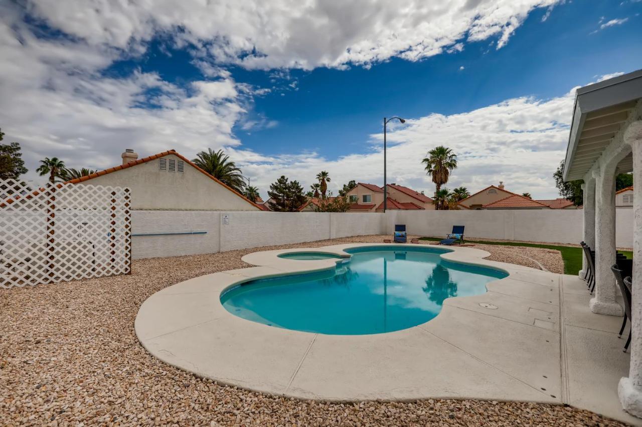 Luxurious House With A Pool, Spa, And Patio, Sleeps 6 Comfortably Las Vegas Exteriör bild